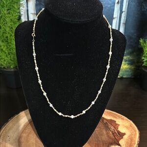 14 karat gold necklace with pearls in amazing condition